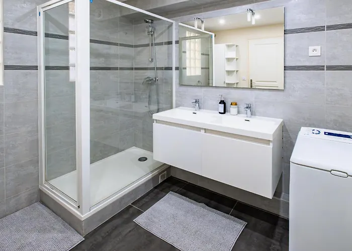 Apartament Moderne Notre-dame De